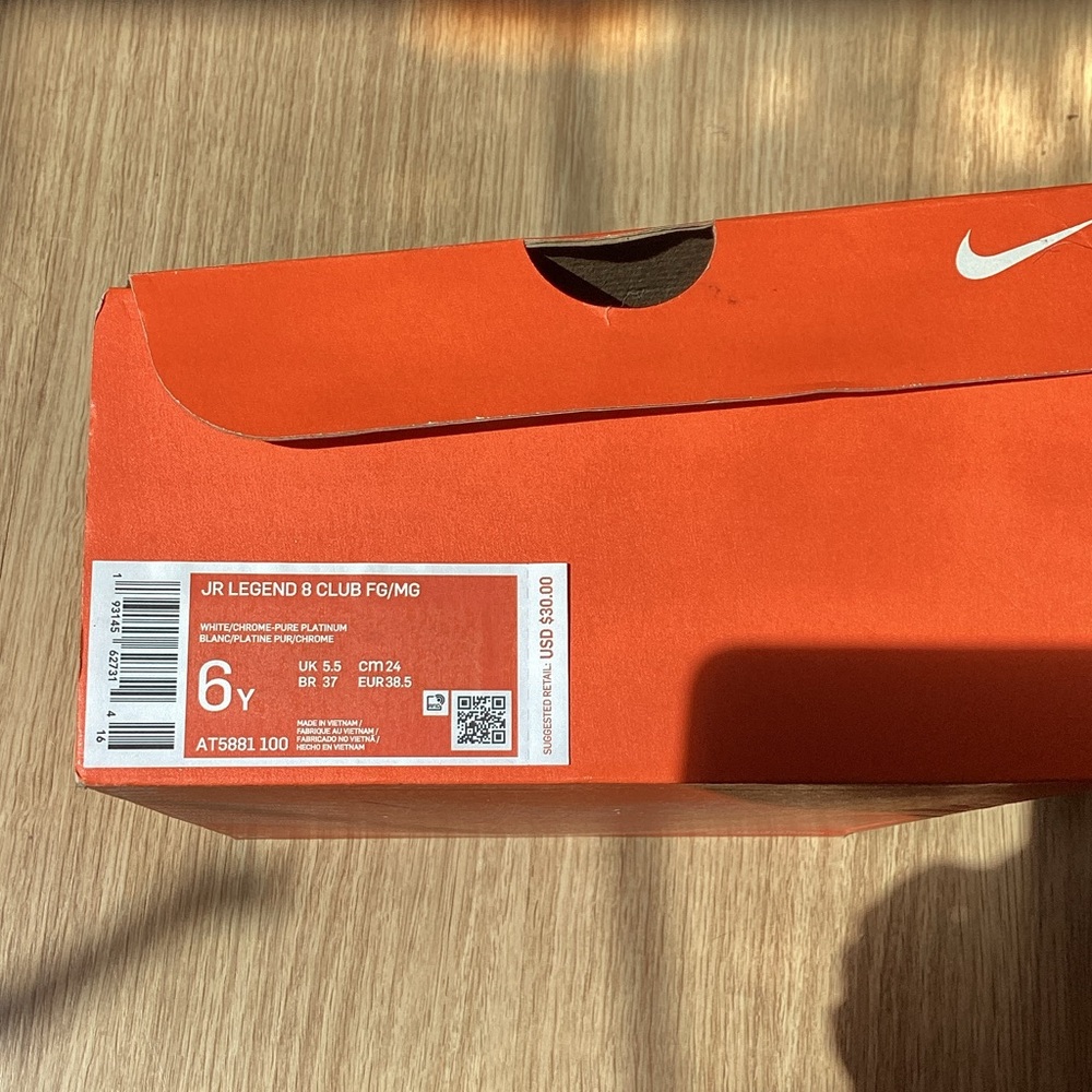 Nike cleats - Picture 3 of 4